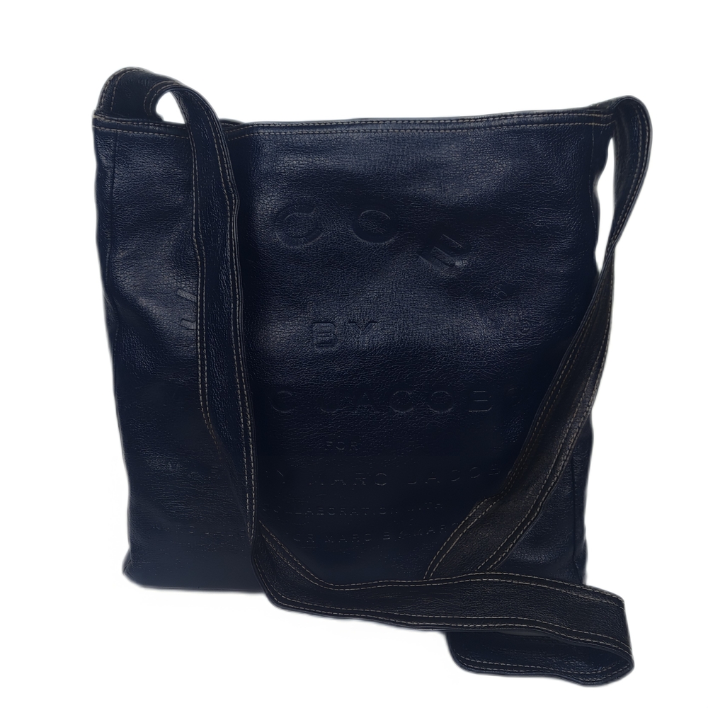 MARC JACOBS 'The Tote Bag' Original, Signature-Emb, Rvsbl, Leather Crossbody - Picture 2 of 9
